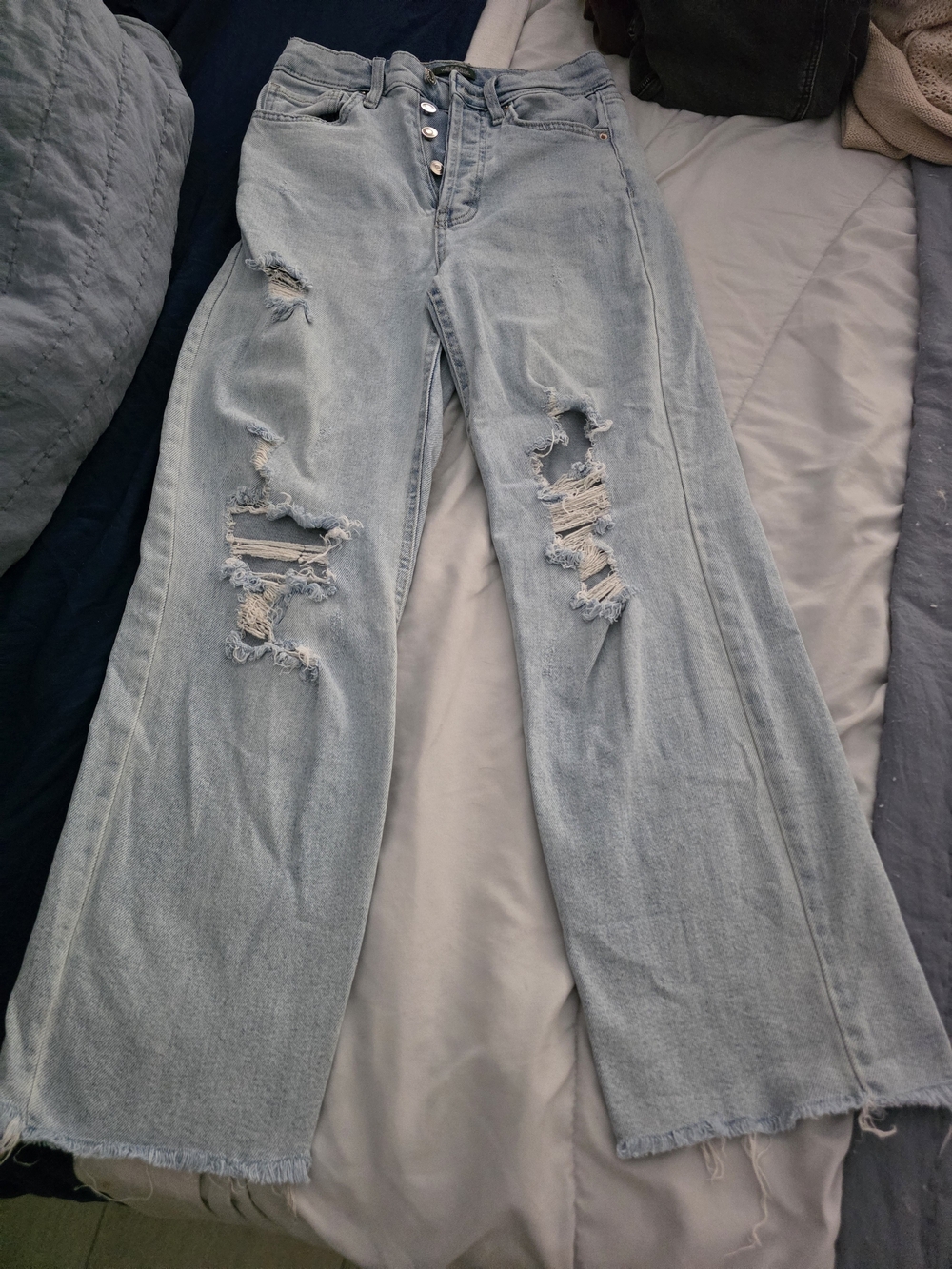 Wild Fable Light Blue Distressed HIGHEST RISE STRAIGHT jean Sz 2